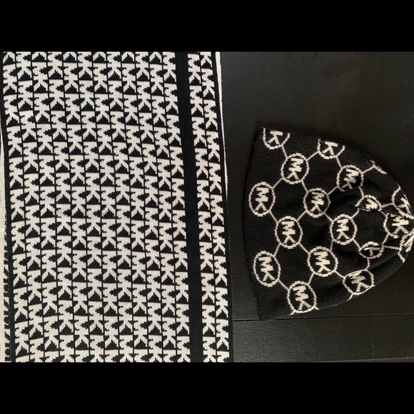 Micheal Kors Hat and Scarf - Picture 1 of 3